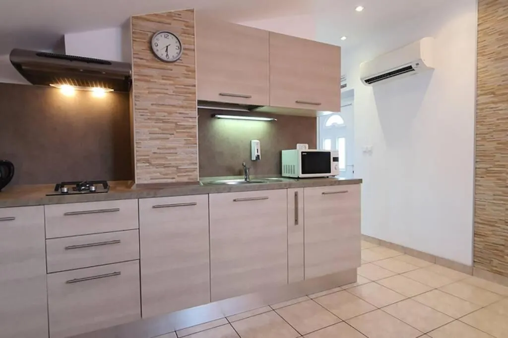 Apartment Helena*** Пула Хорватия